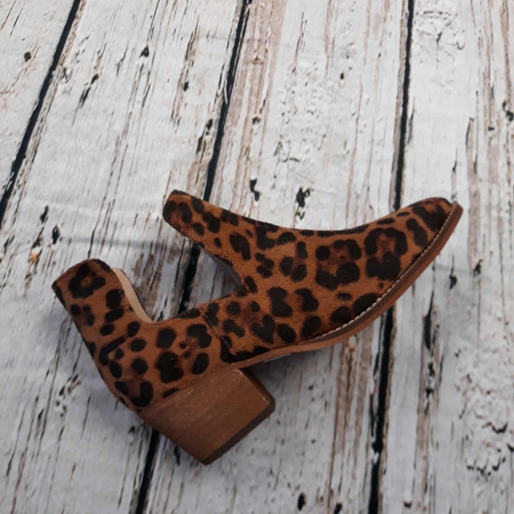 Nice leopard  booties